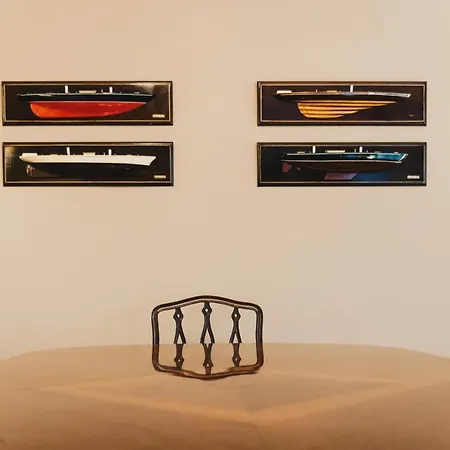 Neguri Geltokia By People ビルバオ